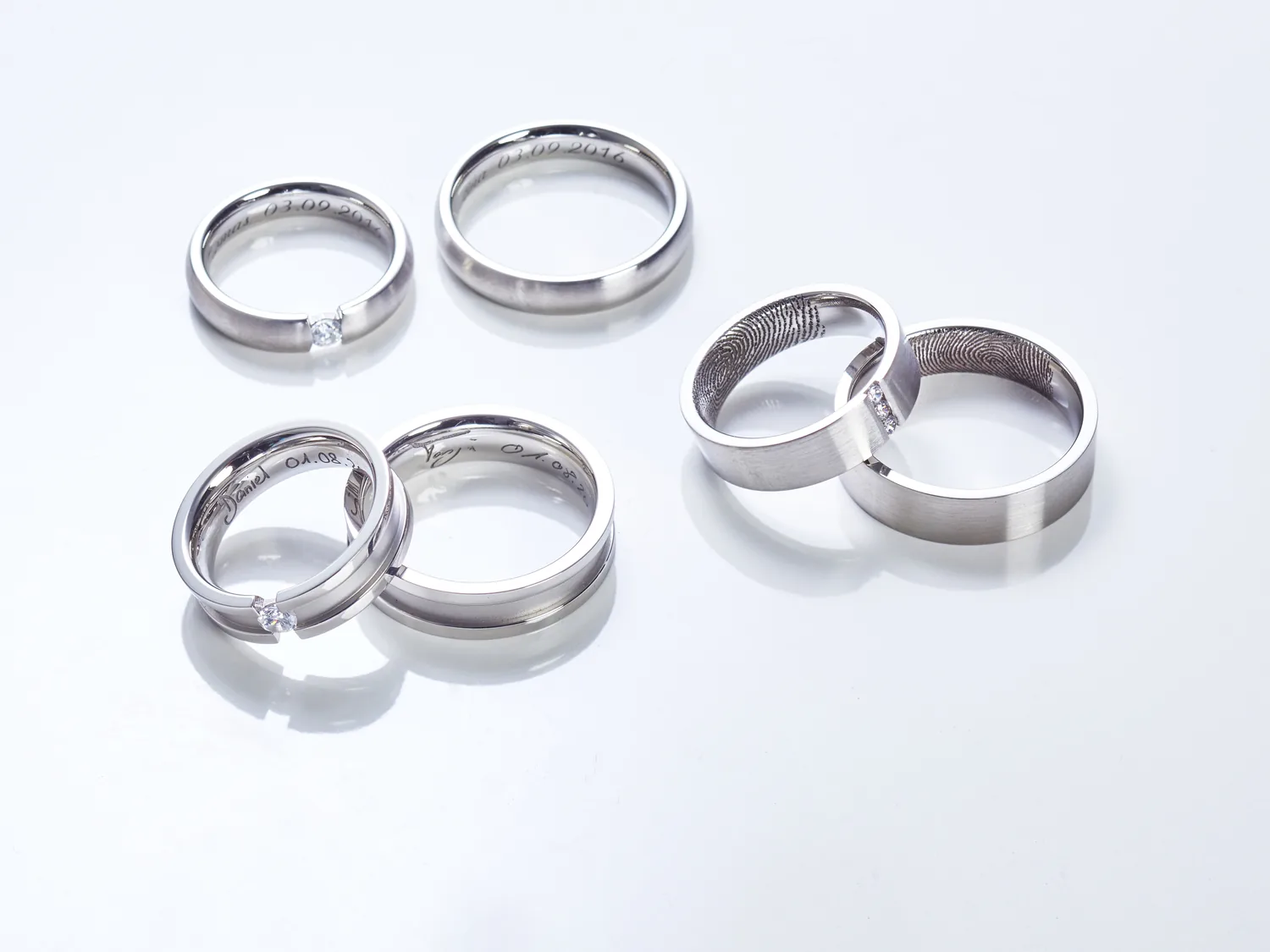 Trauringe mit Innengravur und Fingerabdruck-Motiv